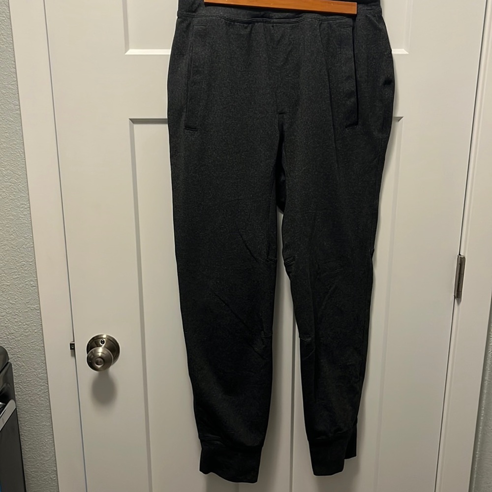 Lululemon joggers. Great condition. Originally $100+